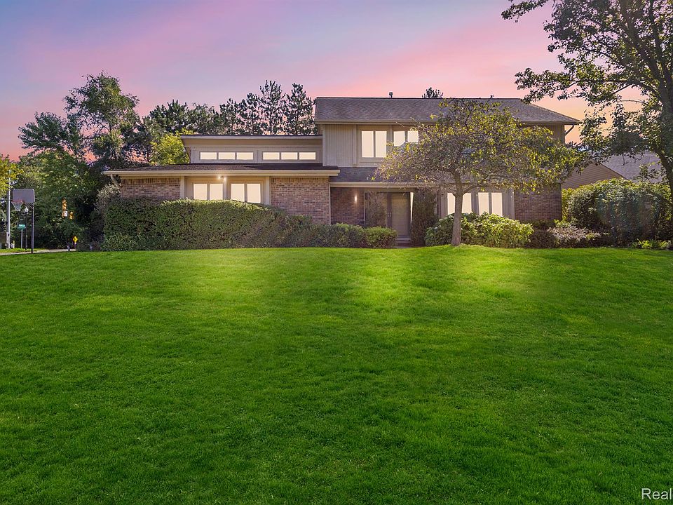 1st image of 30074 Willow Ct S