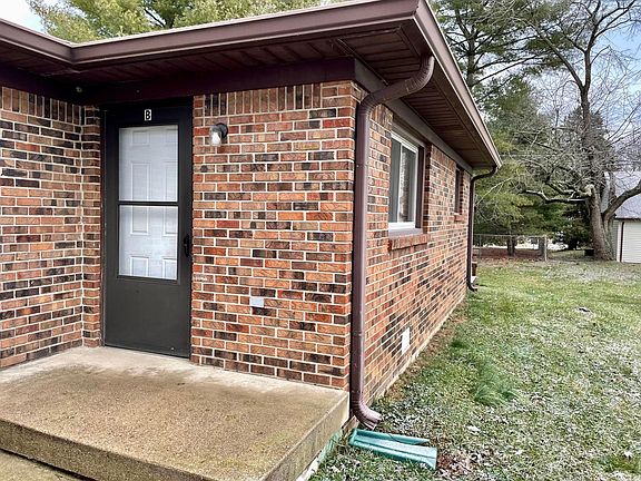 2nd image of 28 Michael Dr Unit B