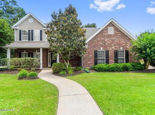 3825 Bergerac Ln, Ocean Springs, MS 39564