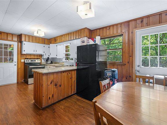 5th image of 308 Buchanan Cir