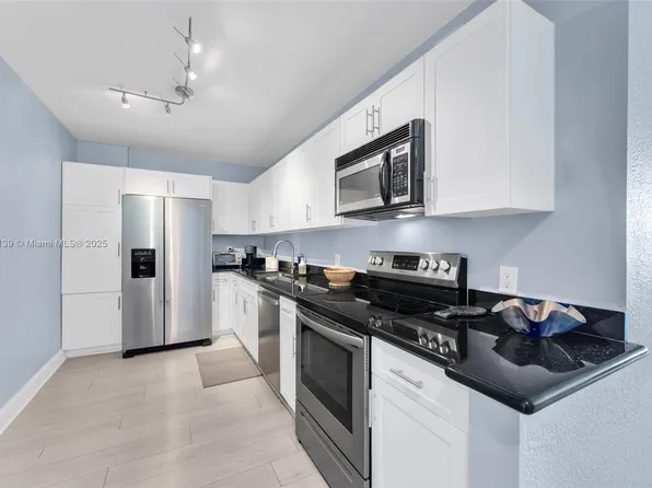 401 69th St APT 1606, Miami Beach, FL 33141