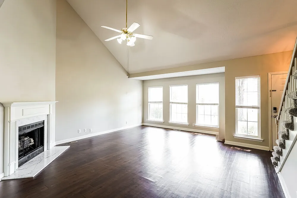 4 bed, 2.5 bath, 2200 sqft, $2,785 — Photo 4