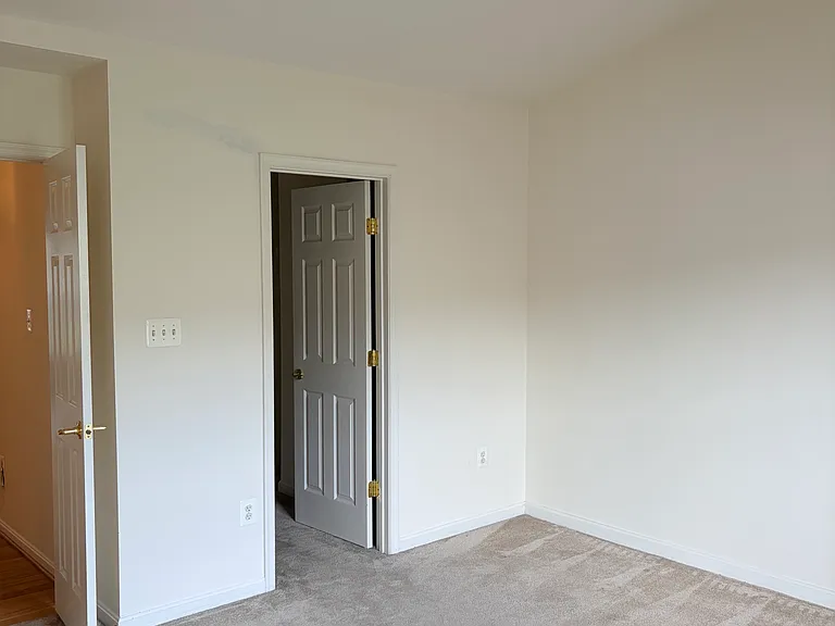 21784 Oakville Ter — Photo 20