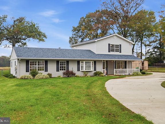 3rd image of 11420 Rosedale Ln