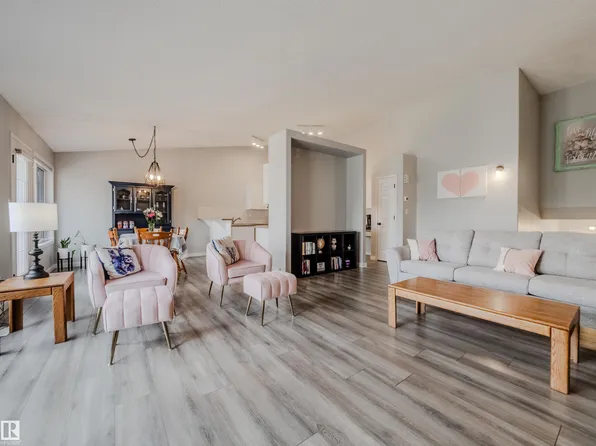 64 Blackburn #18, Edmonton, AB T6W 1C1