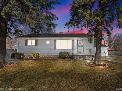 1050 W Kurtz Ave, Flint, MI, 48505