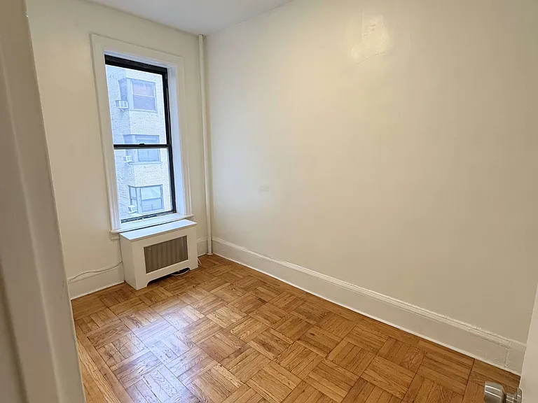 327 W 89th St #3R — Photo 5