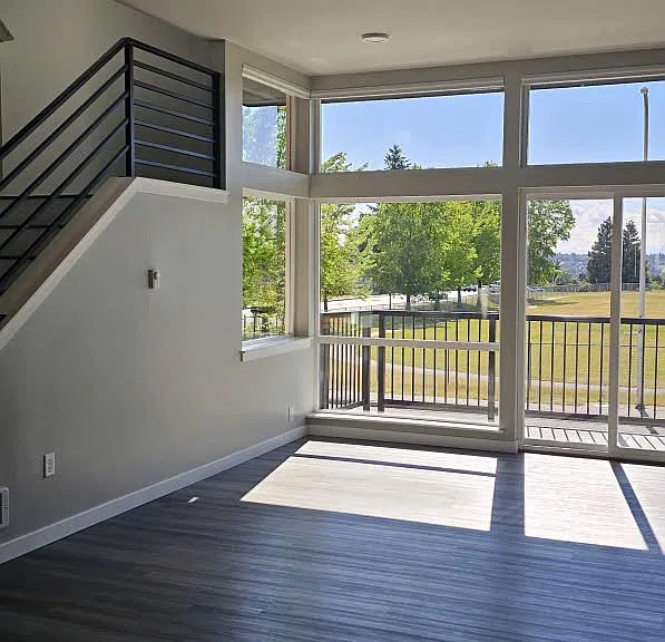 1208 Harrington Ave NE — Photo 6