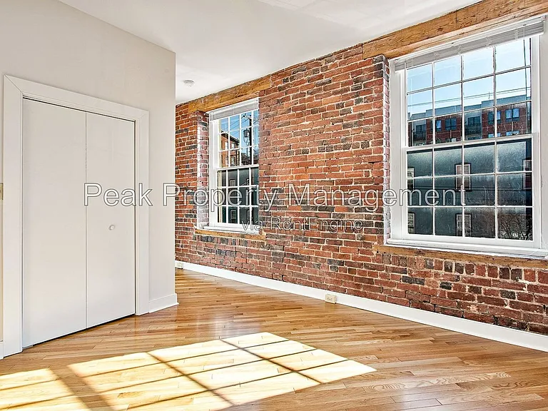 20 N 20th St #1 — Photo 12