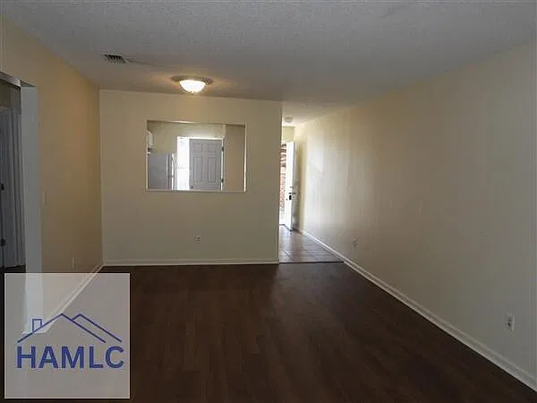350 Beverly St — Photo 2