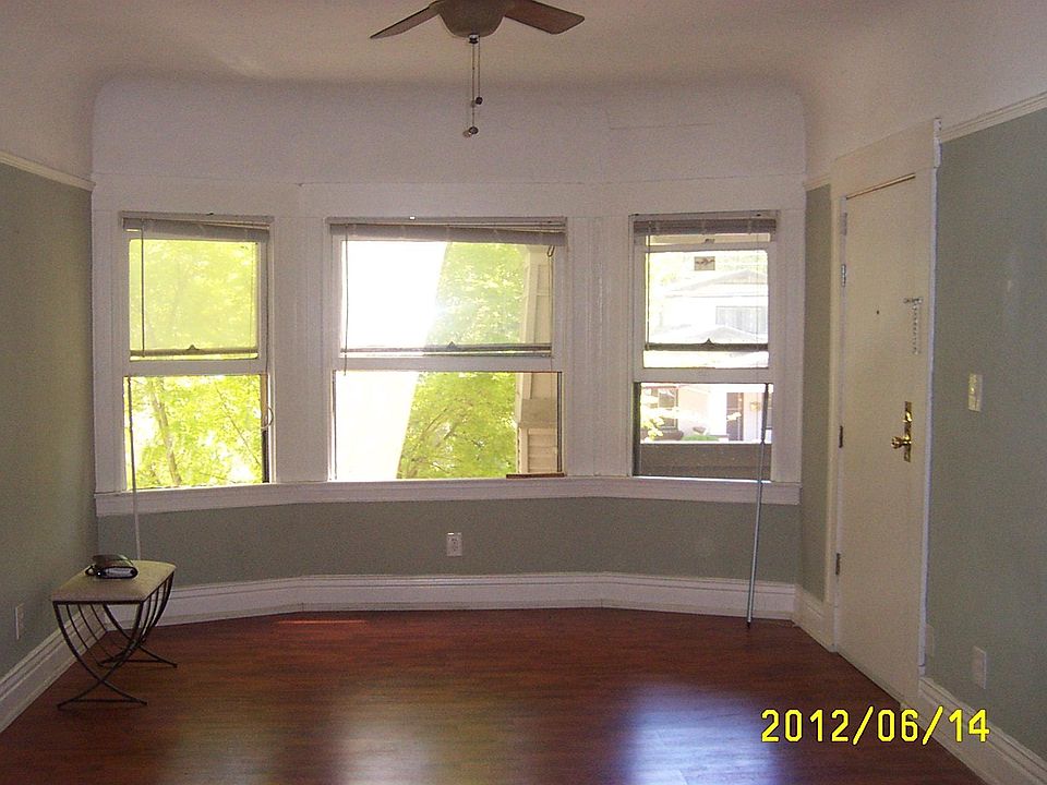 2nd image of 704 20th St APT 3