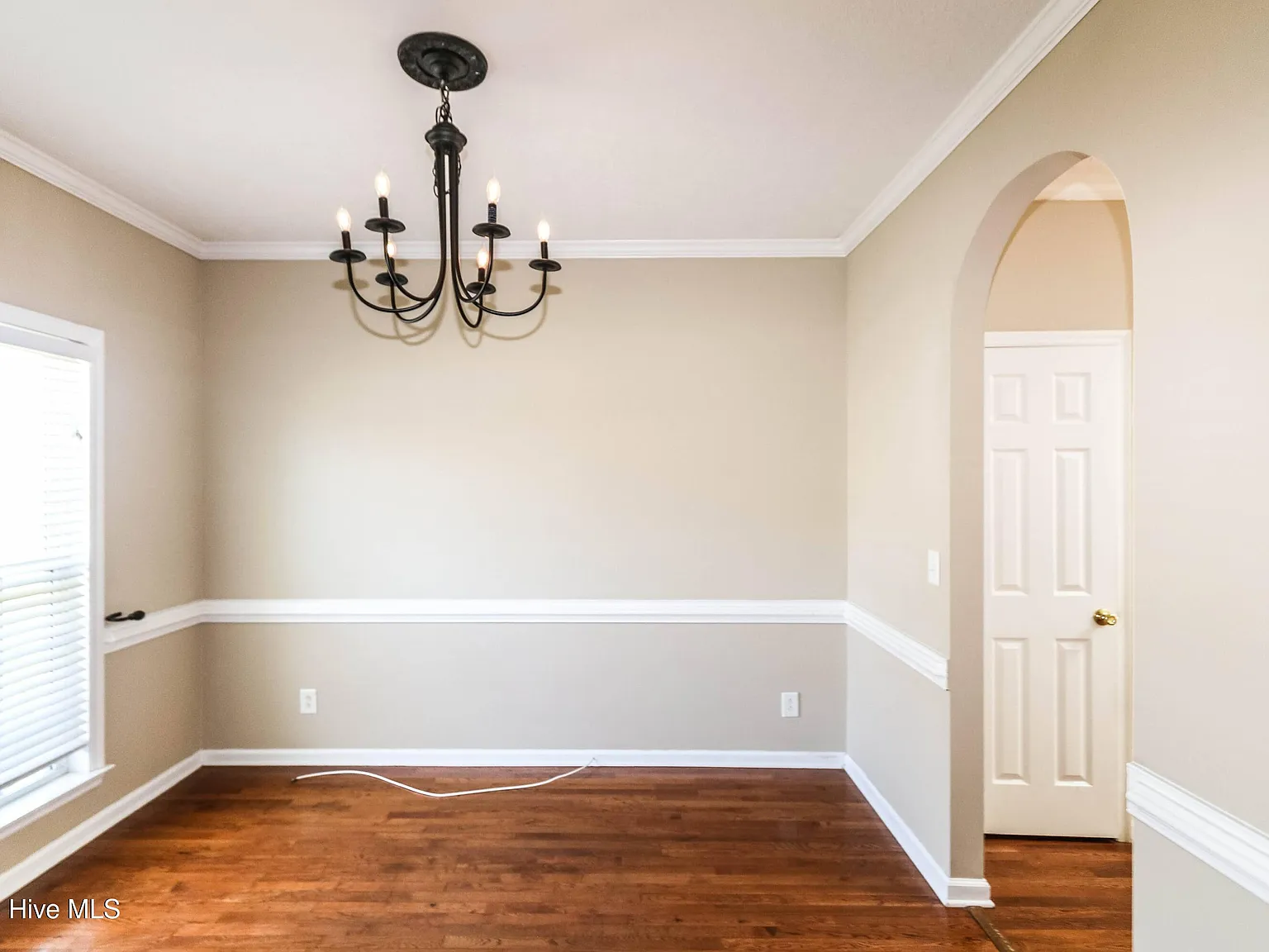 4 bed, 3.5 bath, 2017 sqft, $2,095 — Photo 4