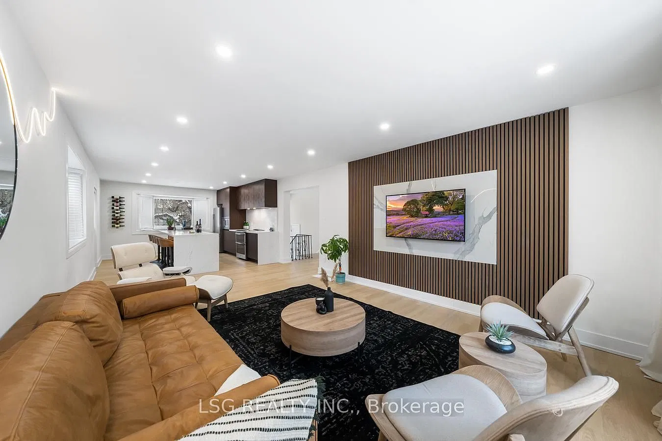 4 bed, $5,000 — Photo 1