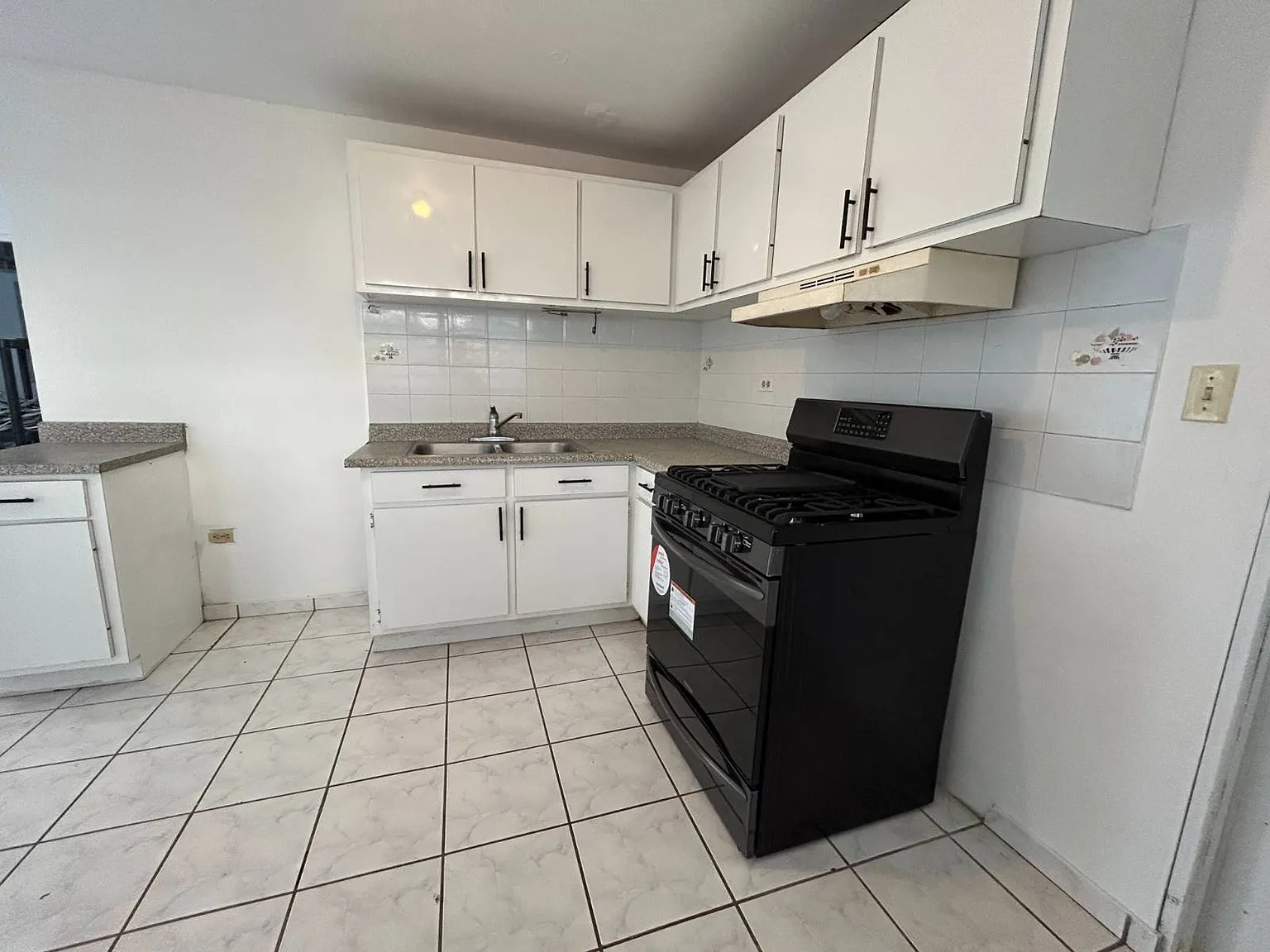 Studio, $1,350 — Photo 4