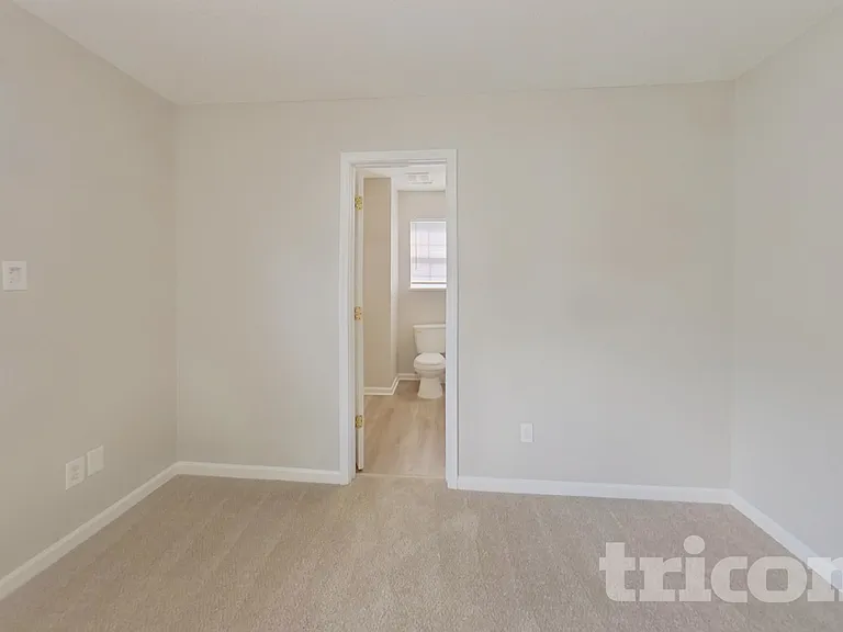 153 Cottage Lake Way — Photo 13