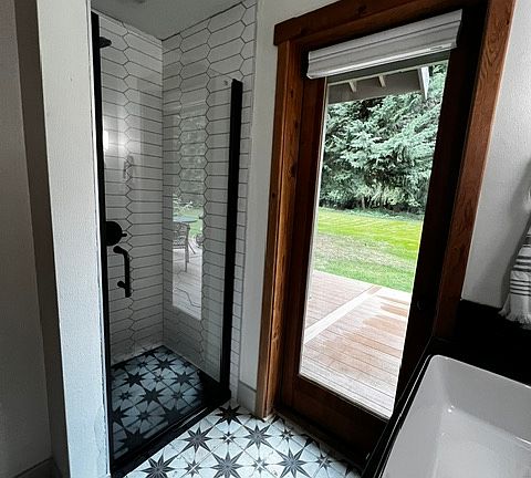 4th image of 10329 206th Ave NE