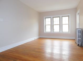 916 Reba Pl #25, Evanston, IL 60202