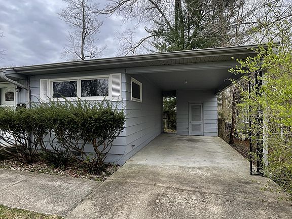 5th image of 1904 E Maxwell Ln