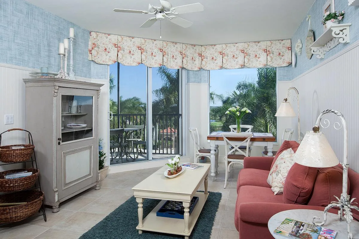 3 bed, 3.5 bath, 2642 sqft, $3,950 — Photo 2
