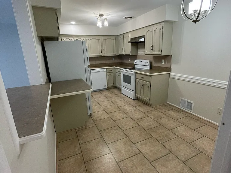 27330 Arborway Rd #28 — Photo 8