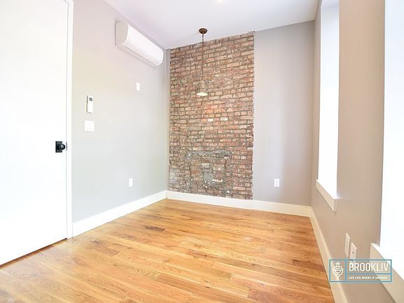 5th image of 423 Rogers Ave #2C