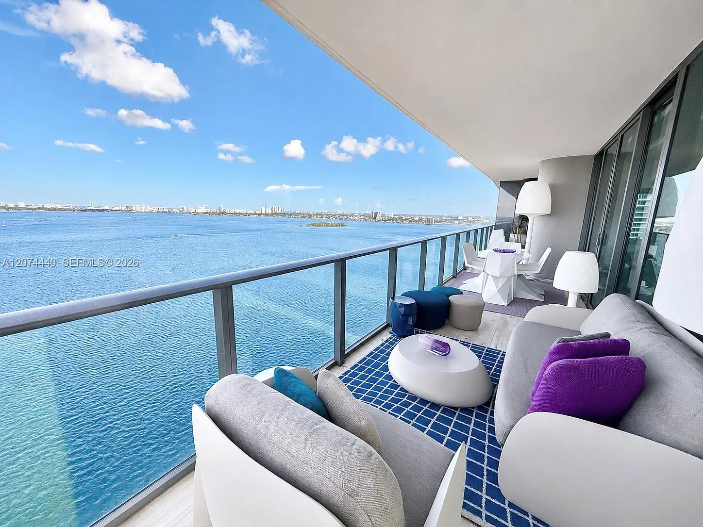 One Paraiso Condo — Photo 4