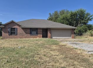 206 W 1st St, Wanette, OK 74878