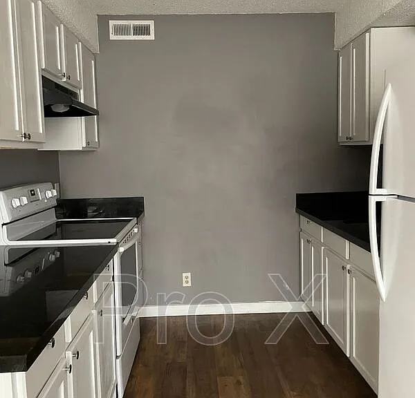 1015 S Saint Louis Ave #5 — Photo 2