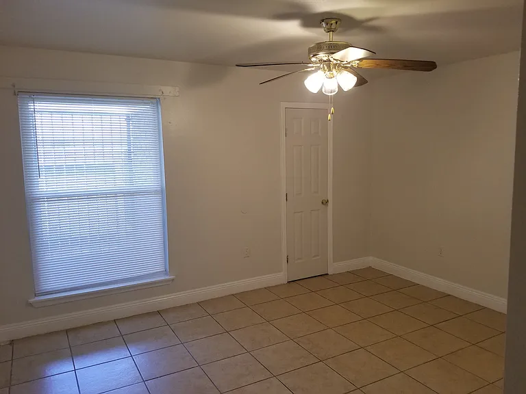 10900 Roger Dr #C — Photo 8