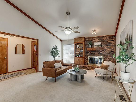 3rd image of 617 Cypress Dr