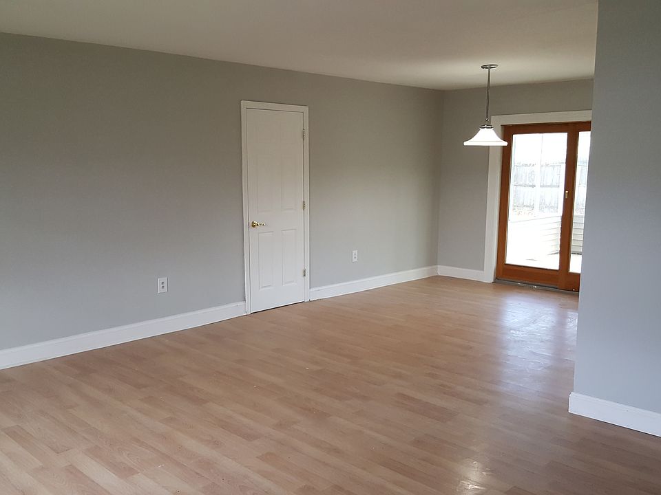 2nd image of 5 Roxbury Dr