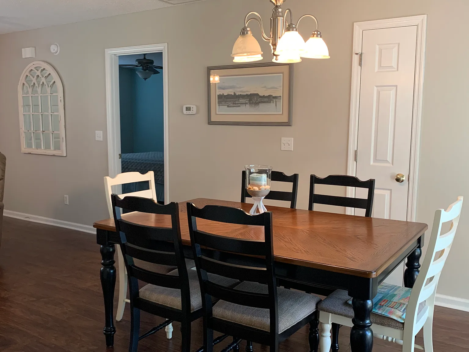 3 bed, 1056 sqft, $1,800 — Photo 3