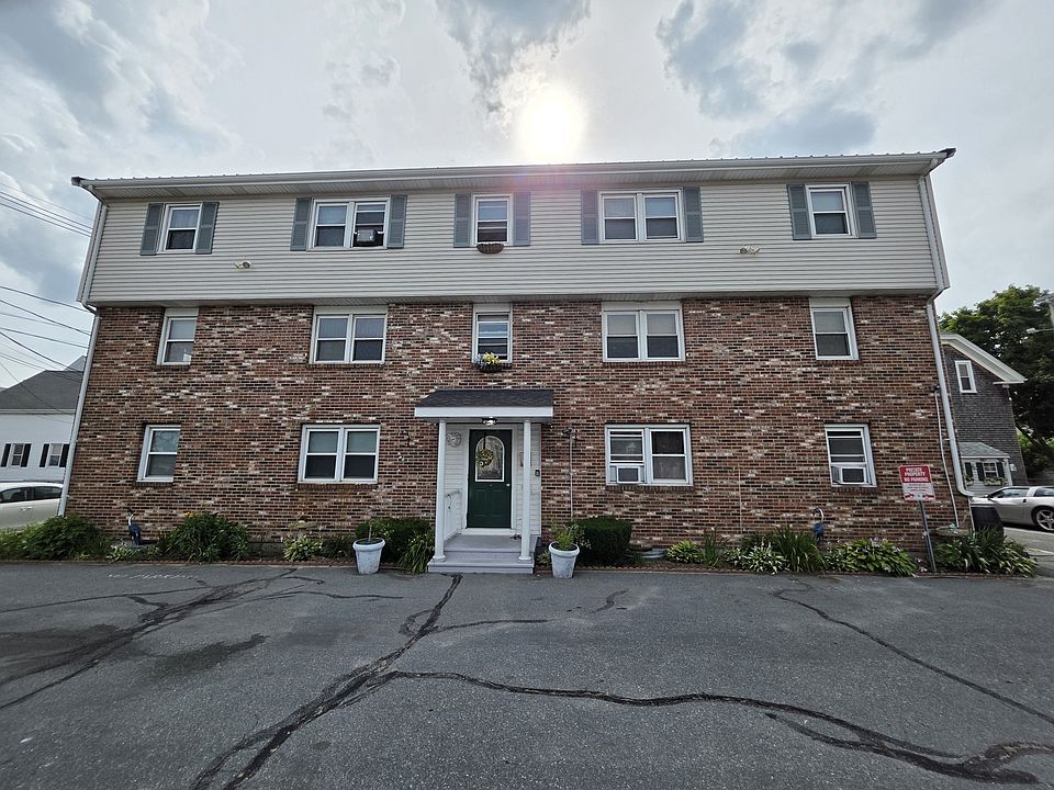 1st image of 1040 Cove Rd APT 4