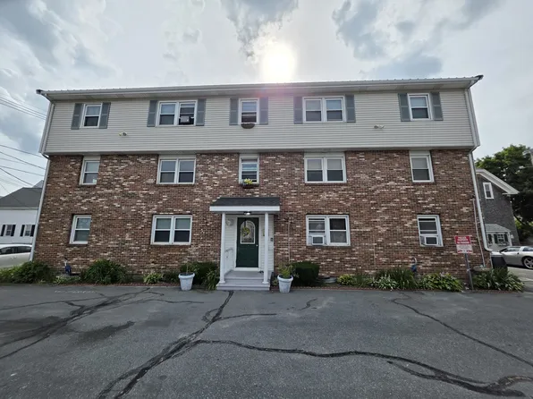 1040 Cove Rd APT 4, New Bedford, MA 02744