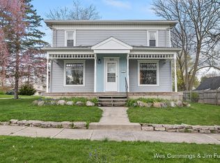 915 Pearl St, Belding, MI 48809