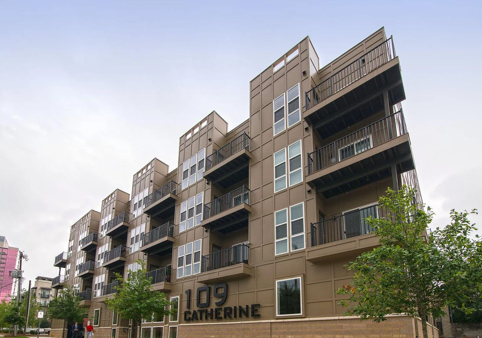 Catherine 36 Apartments — Photo 1