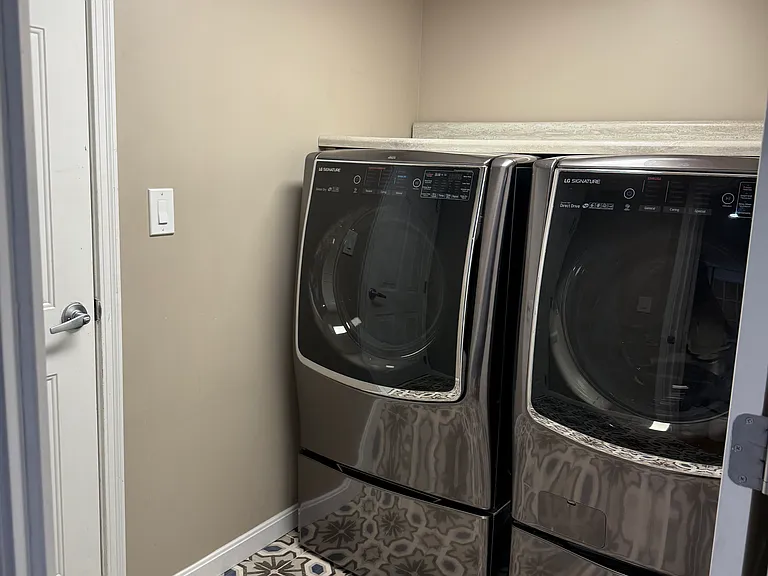 8560 Wiltshire Way — Photo 35