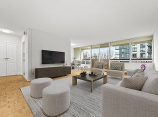 1137 Royal York Rd, Toronto, ON M9A 4A7