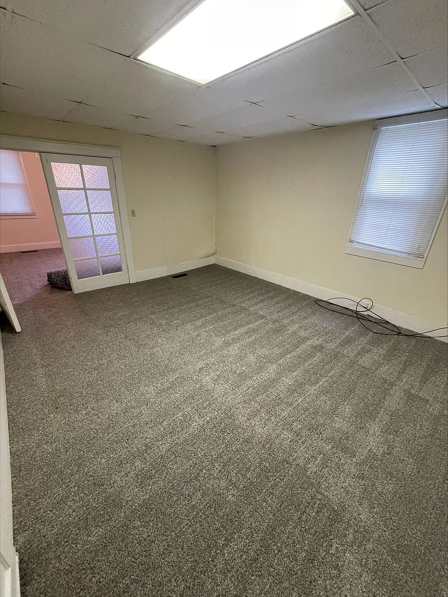 Building Photo - 410 W McKibben St #1