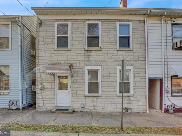 116 N Main St, Topton, PA 19562