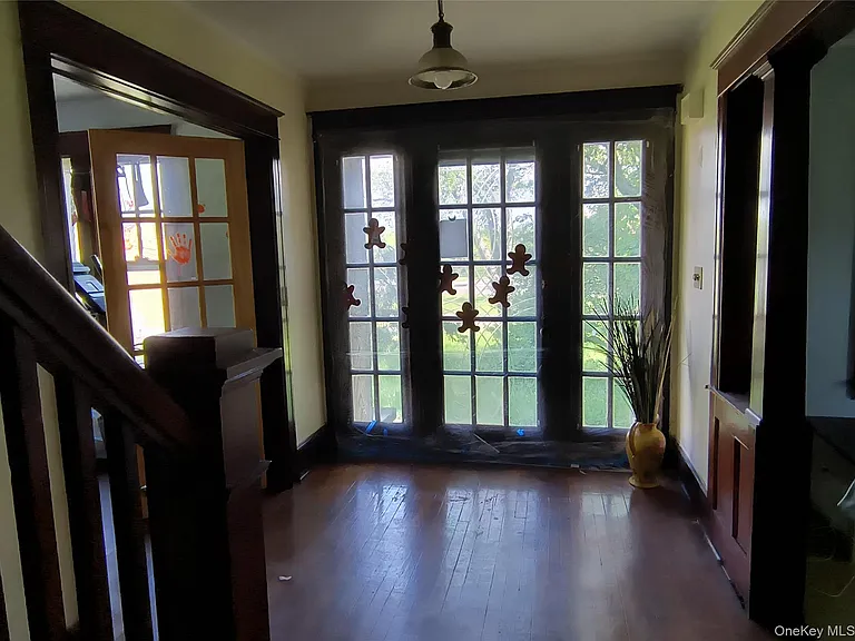 210 Manchester Rd — Photo 8