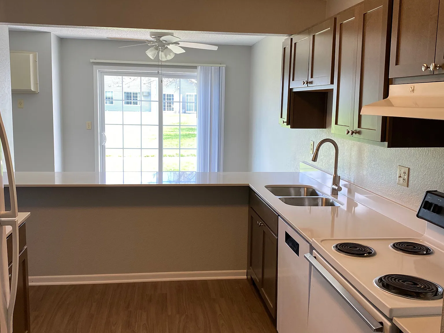 3 bed, 1225 sqft, $1,295 — Photo 4
