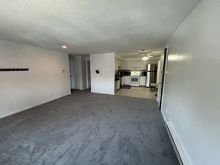 89 Pleasant St #1-C11 — Photo 10