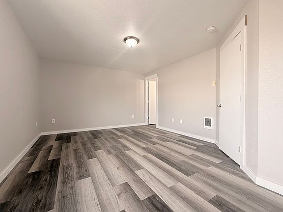 5th image of 2120 SW Canyon Dr #3