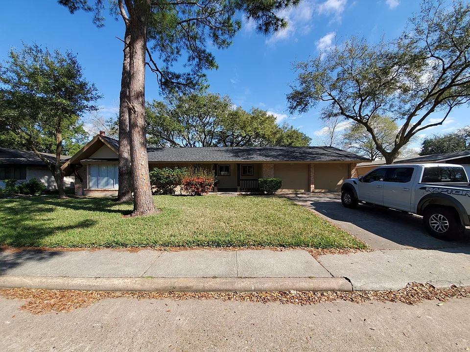 1802 Fairwind Rd
