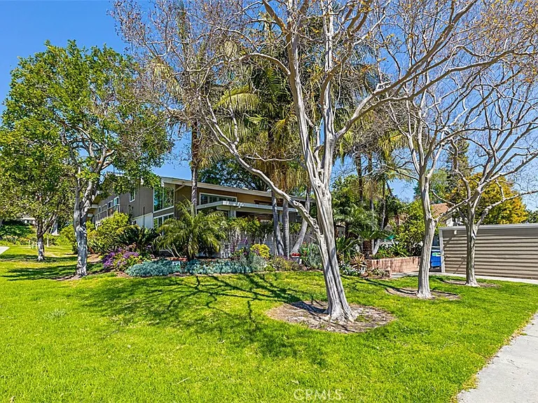 480 Calle Cadiz #B — Photo 4