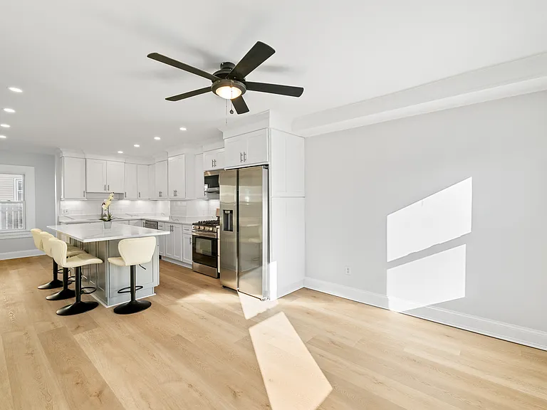 Spacious living /dining room & kitchen