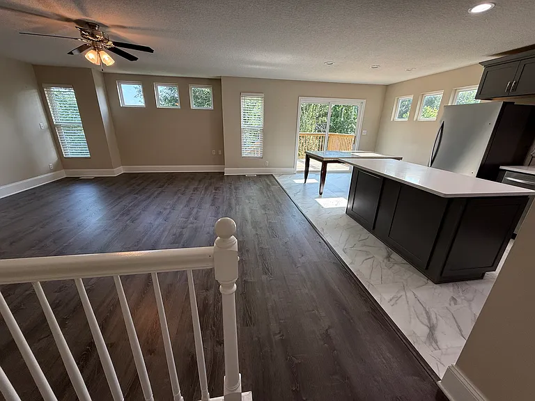 2801 E Diehl Ave — Photo 6