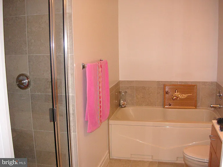 1205 Garfield St #206 — Photo 12