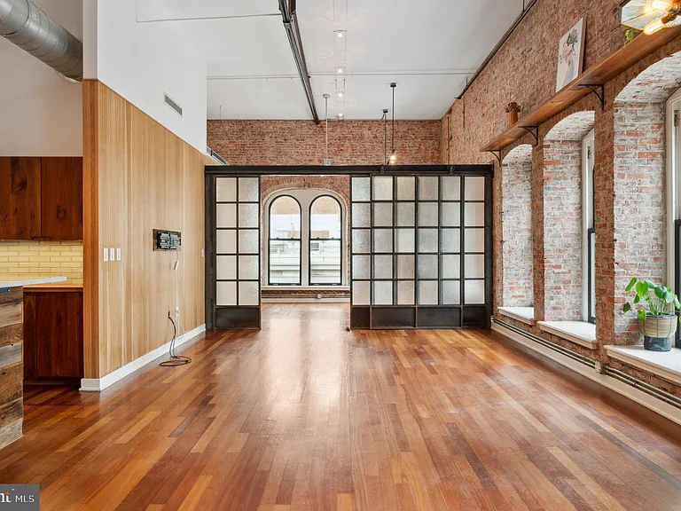 105 S 12th St #500 — Photo 16